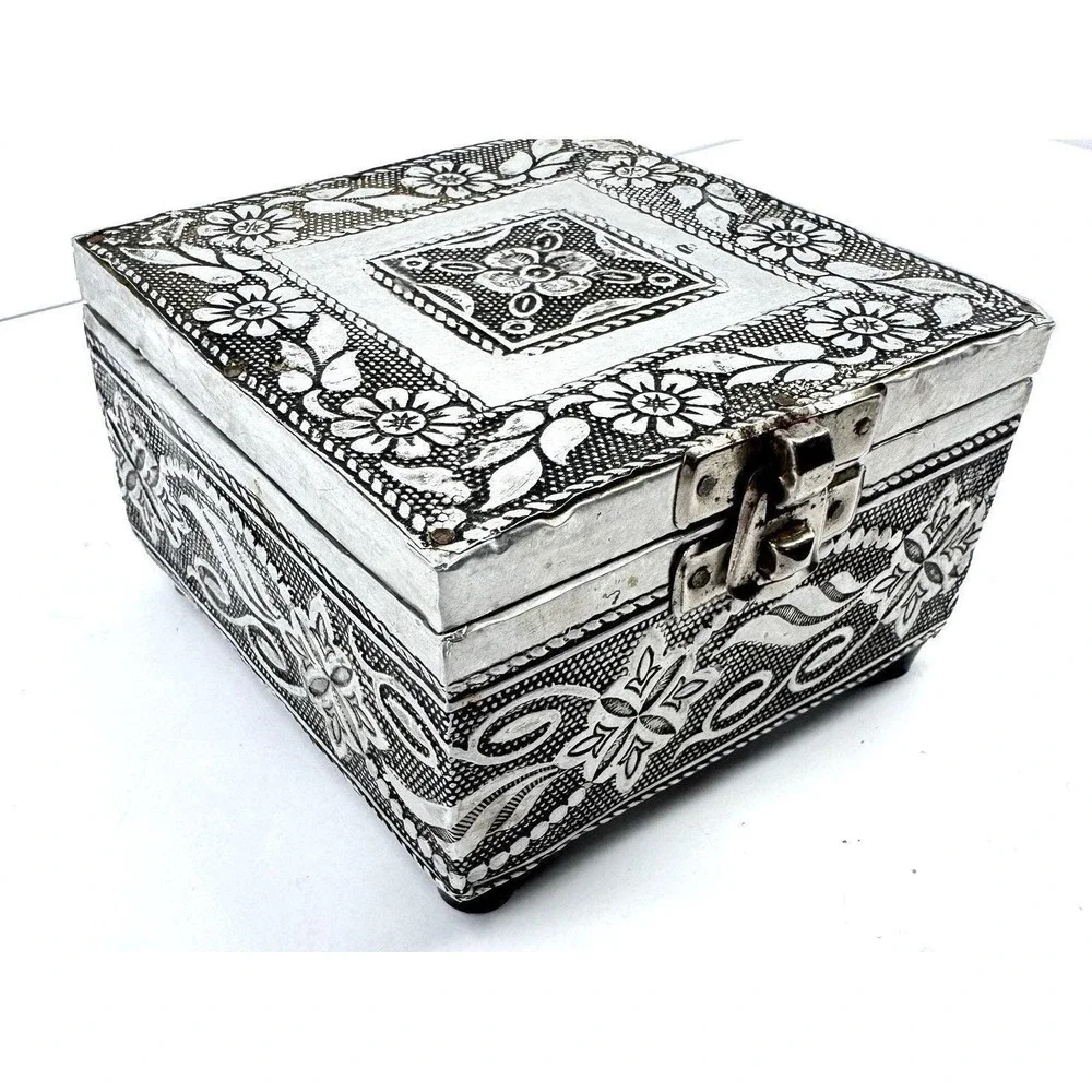 The Unbranded Brand vintage silver